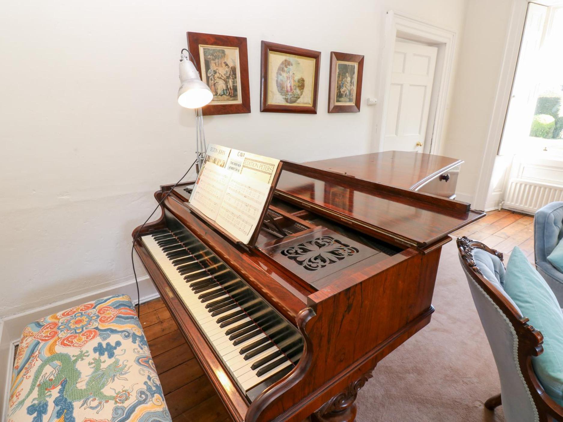Flanders Hall West Burton Bagian luar foto