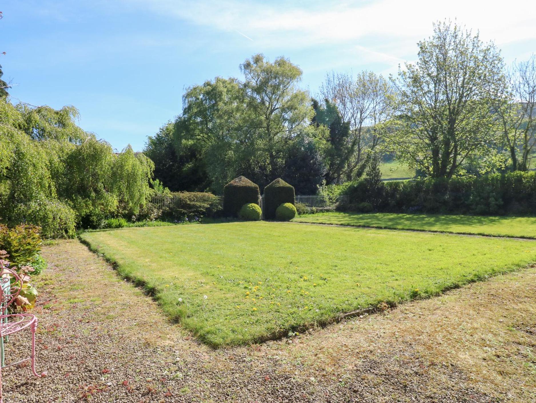 Flanders Hall West Burton Bagian luar foto